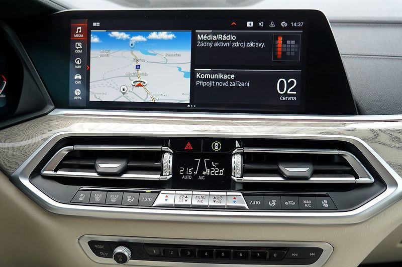 BMW X6 M50i xDrive Lasery, ČR, 530PS - fotka 42 z 48