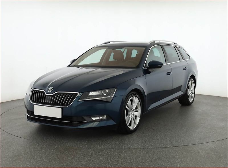 Škoda Superb (2019) Style 2.0 TDI, Automat, Kůže - fotka 2 z 22