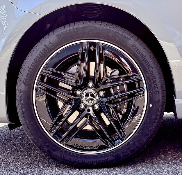 Mercedes-Benz Třídy V (2026) 300d EXCLUSIVE AMG 4M L AIR - fotka 35 z 36