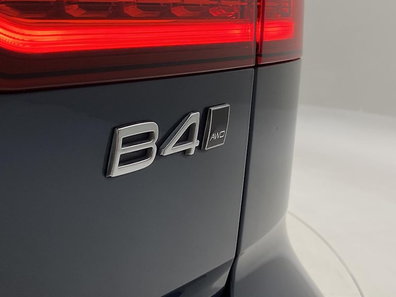 Volvo V60 CC B4 AWD BRIGHT PLUS AUT CZ - fotka 38 z 48