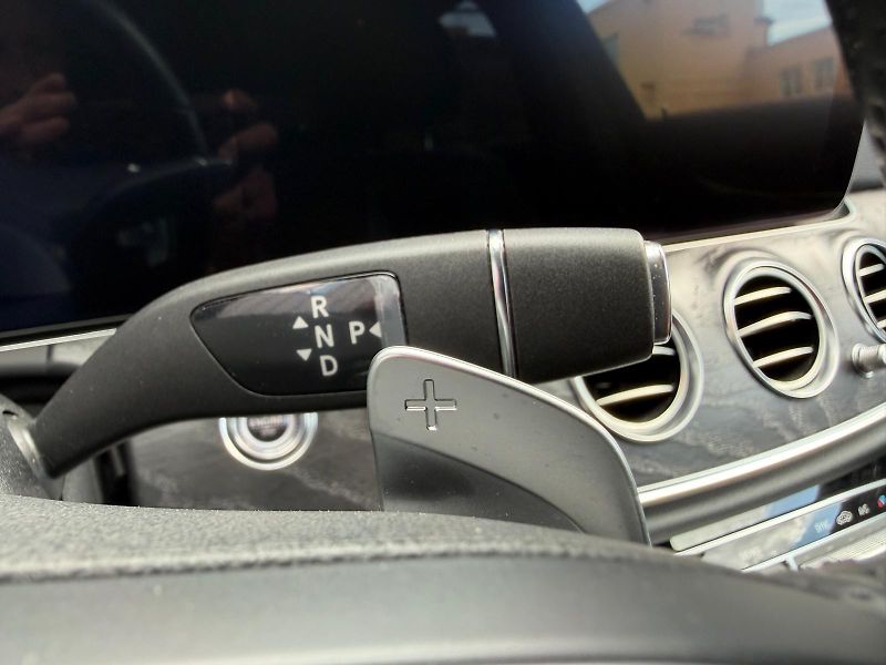 Mercedes-Benz Třídy E TOP / AMG 4matic/v zimě nejeté - fotka 24 z 30
