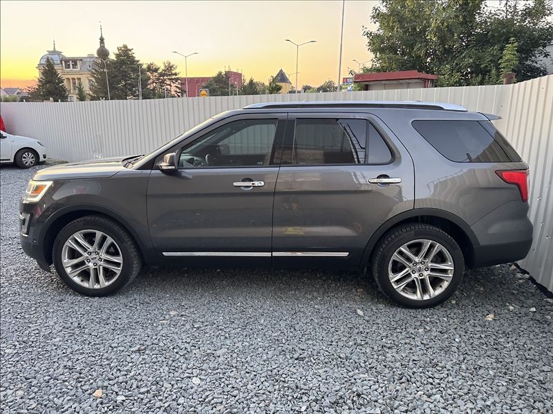 Ford Explorer 3,5 V6 268kW 4X4 PLATINUM - fotka 4 z 50
