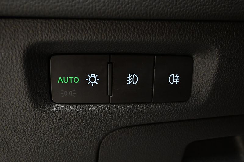 Škoda Octavia 2,0 TDI 110kW DSG Style Záruka - fotka 27 z 32