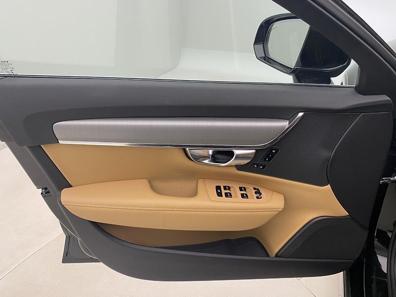 Volvo V90 D4 MOMENTUM AUT  - fotka 7 z 42