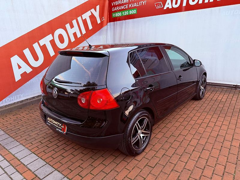 Volkswagen Golf 2.0 TDi, ČR - fotka 6 z 20