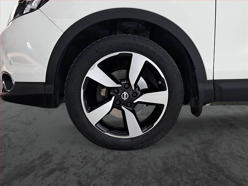 Nissan Qashqai (2015) 1.2 DIG-T, Automat, ČR,1.maj - fotka 15 z 28