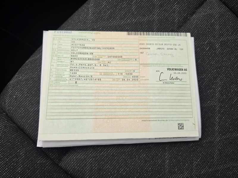 Volkswagen Golf 1.5TSI 8 Automat Led  Virtual  - fotka 26 z 29