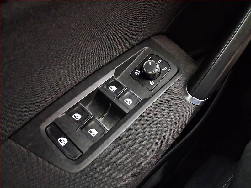 Volkswagen Touran (2016) Comfortline 1.6 TDI, Automat - fotka 16 z 21