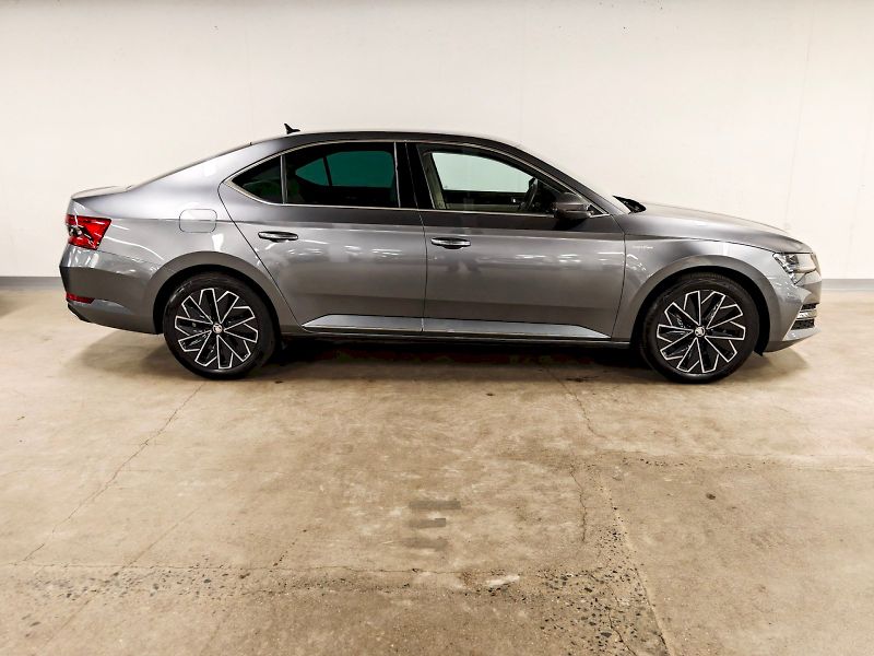 Škoda Superb (2024) iV 1.4 TSI 160 kW DSG L&K - fotka 25 z 29