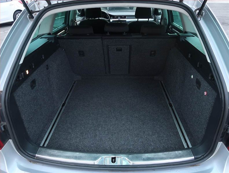 Škoda Superb (2012) Elegance 2.0 TSI, Automat - fotka 14 z 22