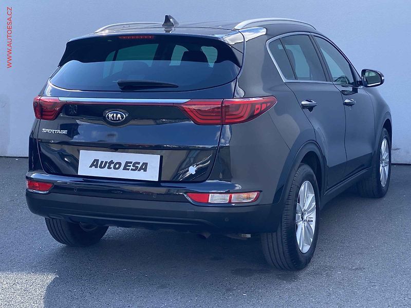 Kia Sportage (2018) 1.6 GDi, Navi, kamera, kůže - fotka 4 z 18