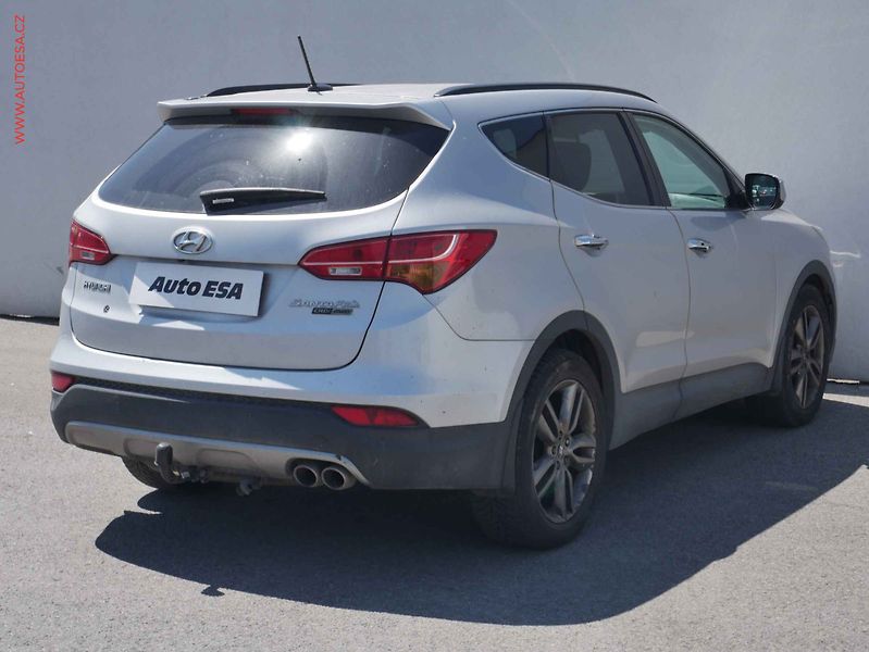 Hyundai Santa Fe (2013) 2.2 CRDi 4x4, ČR, AT, navi - fotka 4 z 15