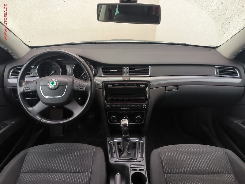 Škoda Superb (2010) 1.6 TDi, Comfort, TZ - fotka 8 z 18