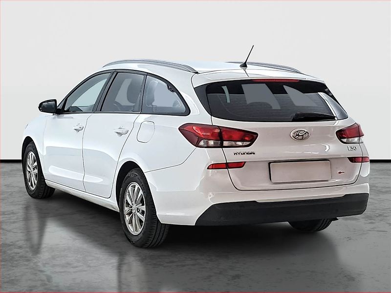 Hyundai i30 (2017) 1.0 T-GDI, Tempomat - fotka 4 z 19