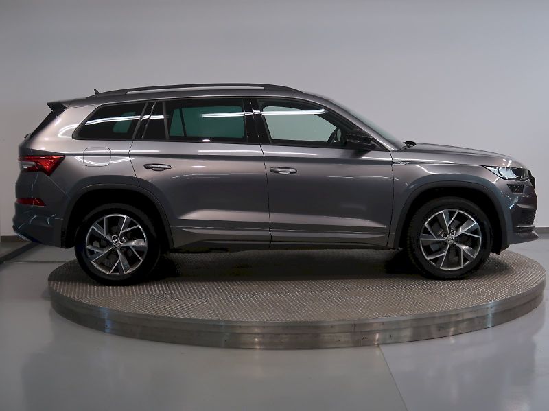 Škoda Kodiaq (2023) SPORTLINE 2.0TSI 140KW 4x4 DSG - fotka 8 z 42