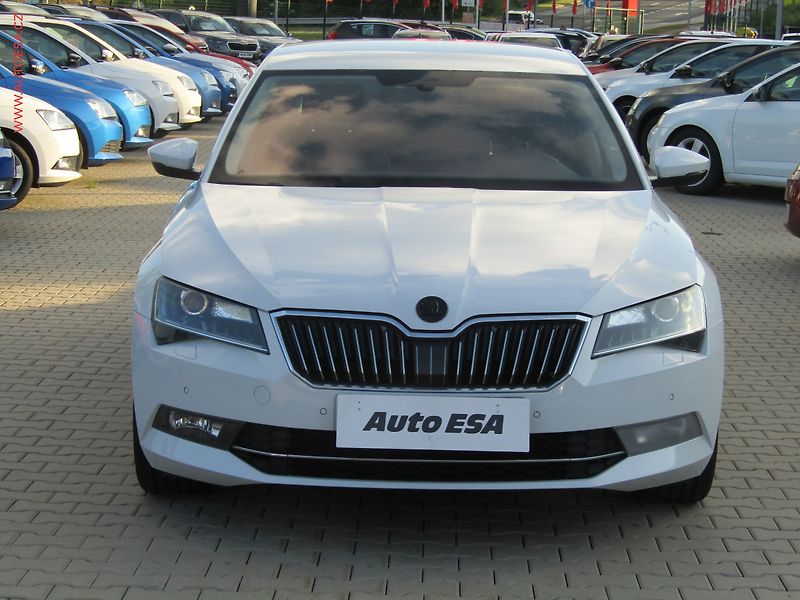 Škoda Superb (2018) 2.0 TDi, ČR, Style, kůže - fotka 2 z 22