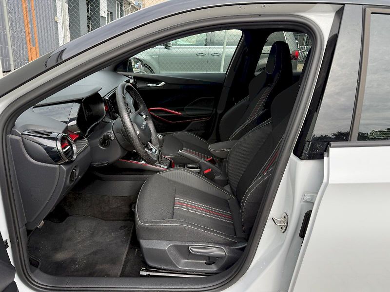 Škoda Fabia (2025) 1.0 TSI 85 kW Monte Carlo - fotka 10 z 22
