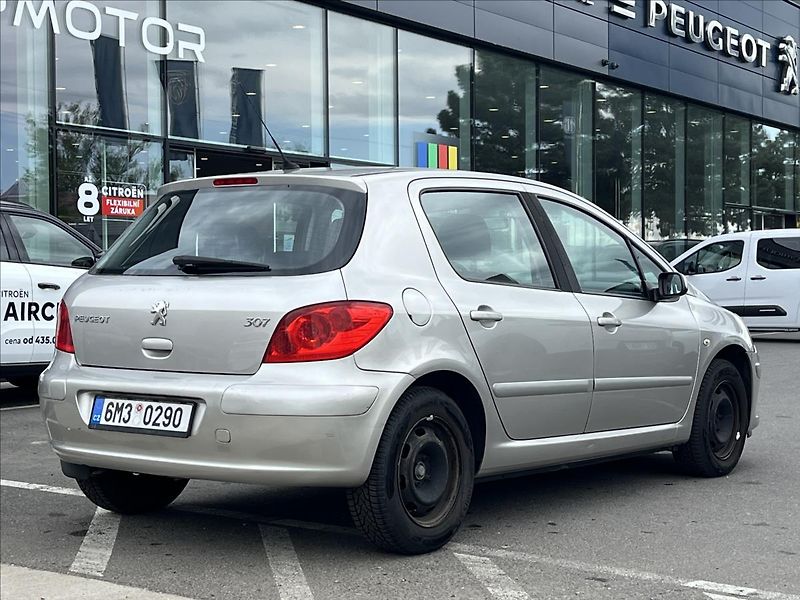 Peugeot 307 1,4 i 16v - fotka 5 z 18