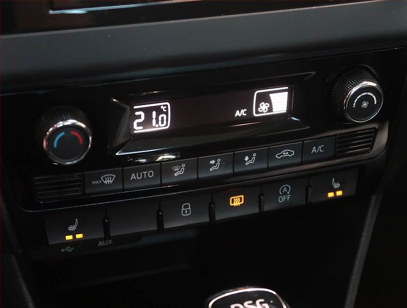 Škoda Rapid (2016) Spaceback 1.4 TSI, Automat - fotka 19 z 22
