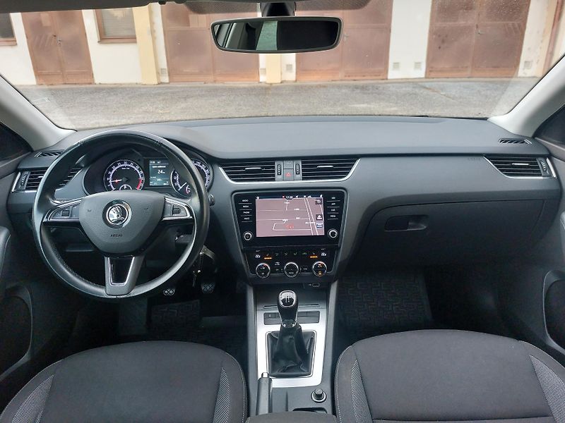 Škoda Octavia 1,6 TDi 85kw Ambition ČR Nav. - fotka 14 z 18
