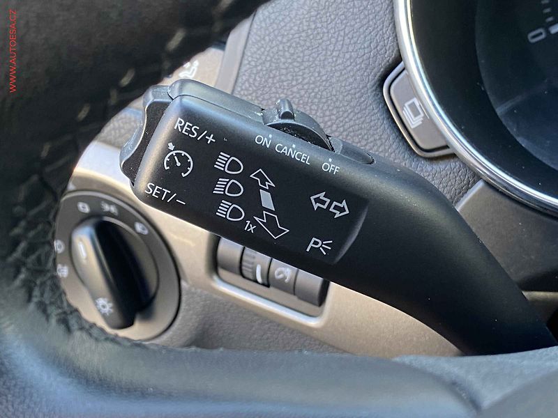 Škoda Yeti (2014) 2.0 TDi 4x4, DSG, xenon - fotka 13 z 17