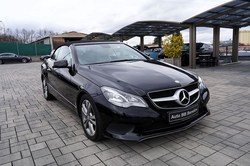 Mercedes-Benz Třídy E 200 CGI/cabrio/Avangarde/kůže - fotka 8 z 44
