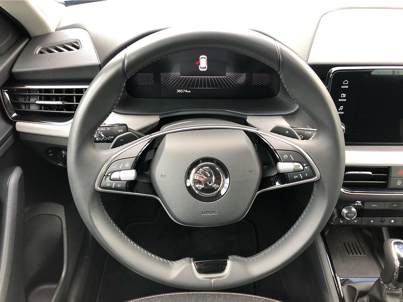 Škoda Kamiq 1.0 TSi DSG 7st. TOP SELECTION - fotka 17 z 28