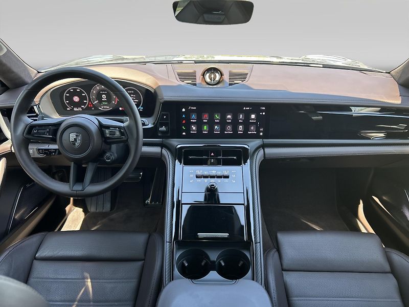Porsche Panamera (2025) Turbo S E-Hybrid - fotka 18 z 29