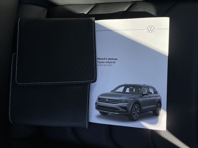 Volkswagen Tiguan 1,4 TSI PHEV DSG R-Line TAŽNÉ - fotka 19 z 25