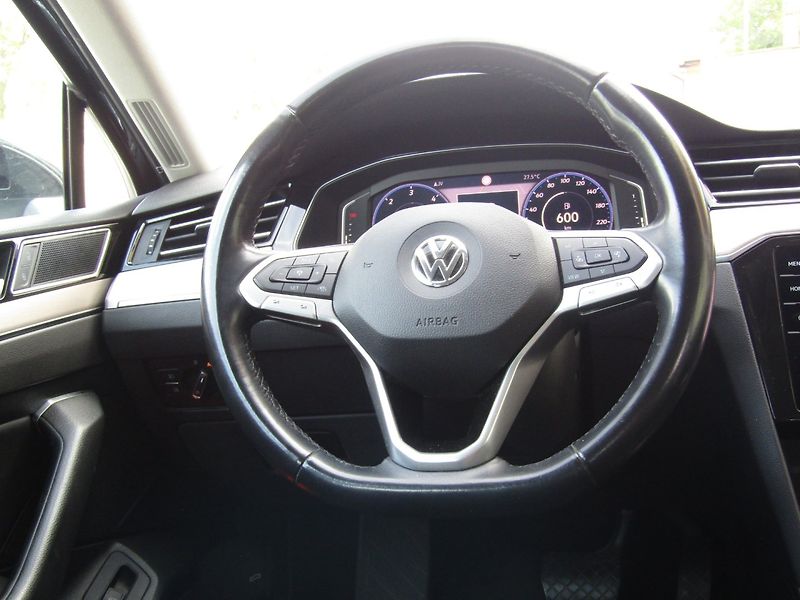 Volkswagen Passat Variant (2020) 2.0 TDI 110kW DSG  ACC - fotka 16 z 45
