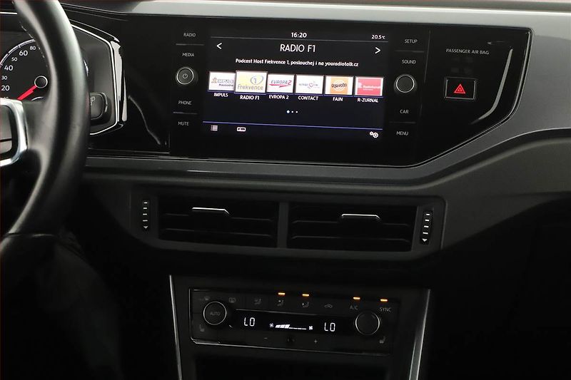 Volkswagen Polo (2018) R-Line 1.0 TSI, Serv.kniha - fotka 11 z 13