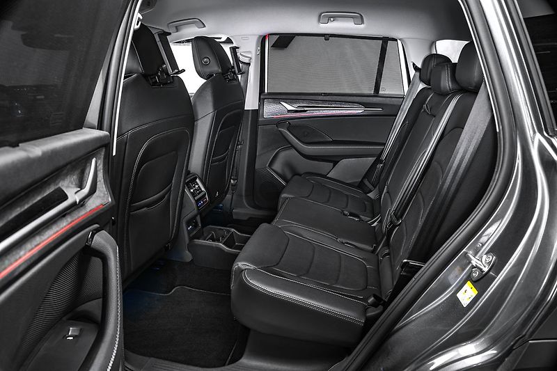 Škoda Kodiaq 2,0TDI DSG 4x4 Excl Sel Masáže - fotka 15 z 23