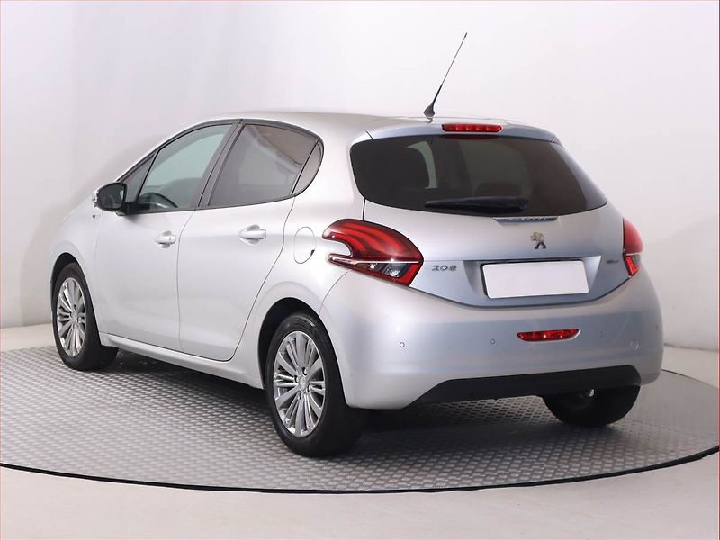 Peugeot 208 (2017) 1.2 PureTech, Serv.kniha - fotka 4 z 16