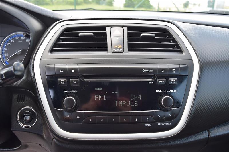 Suzuki SX4 S-Cross 1,6 D 88KW NOVÁ STK TAŽNÉ 4X4 - fotka 40 z 49