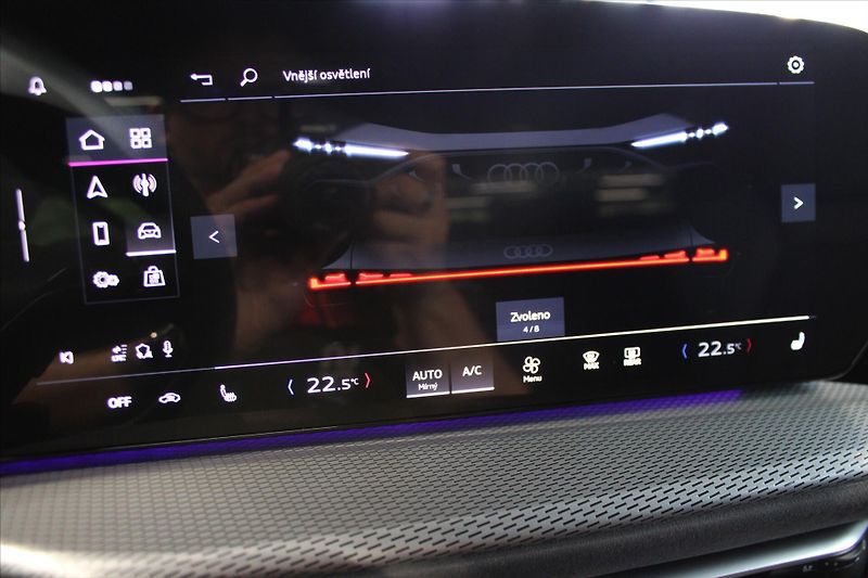Audi Q5 TFSI quattro 150 kW S Line Tec - fotka 30 z 40