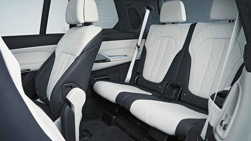 BMW X7 vs. Mercedes GLS vs. Volvo XC90 vs. Audi Q7