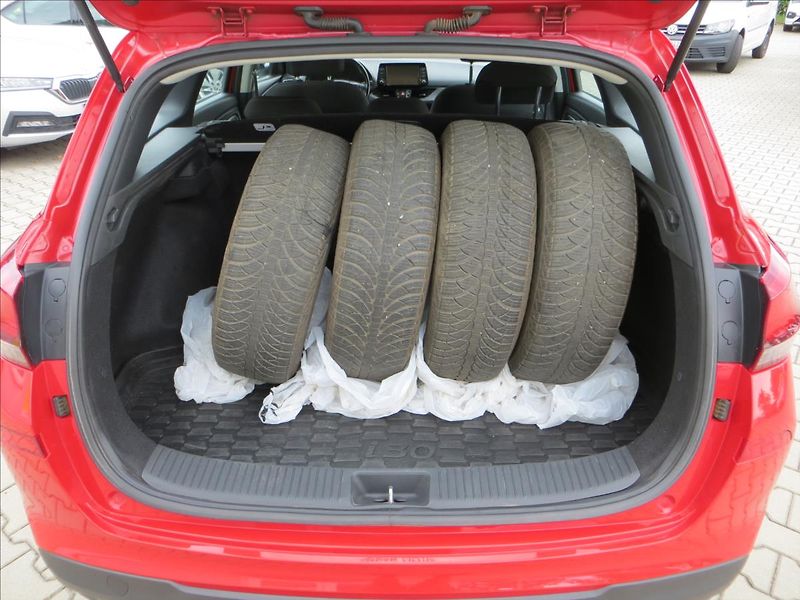 Hyundai i30 1,0 T-GDI 88kW Comfort ČR - fotka 7 z 25