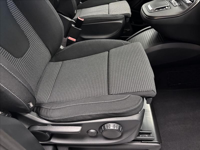 Mercedes-Benz Třídy V V300D 4MATIC STYLE L - fotka 34 z 38