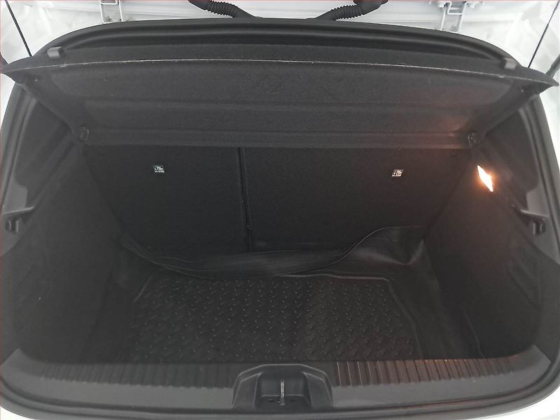 Renault Clio (2021) 1.0 TCe, Kůže, Navi, Tempomat - fotka 14 z 16