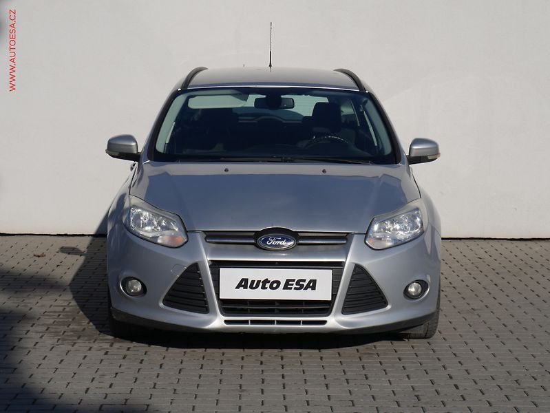Ford Focus (2012) 1.6TDCi, ČR, Klima - fotka 2 z 14