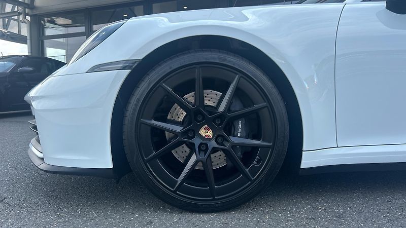 Porsche 911 Carrera 290KW - fotka 8 z 26