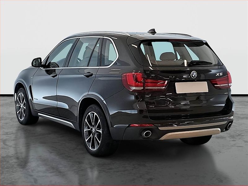 BMW X5 (2013) xDrive30d - fotka 4 z 19