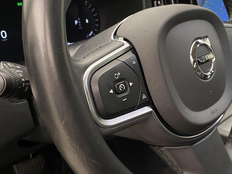 Volvo XC60 B5 AWD CORE AUT CZ - fotka 19 z 54
