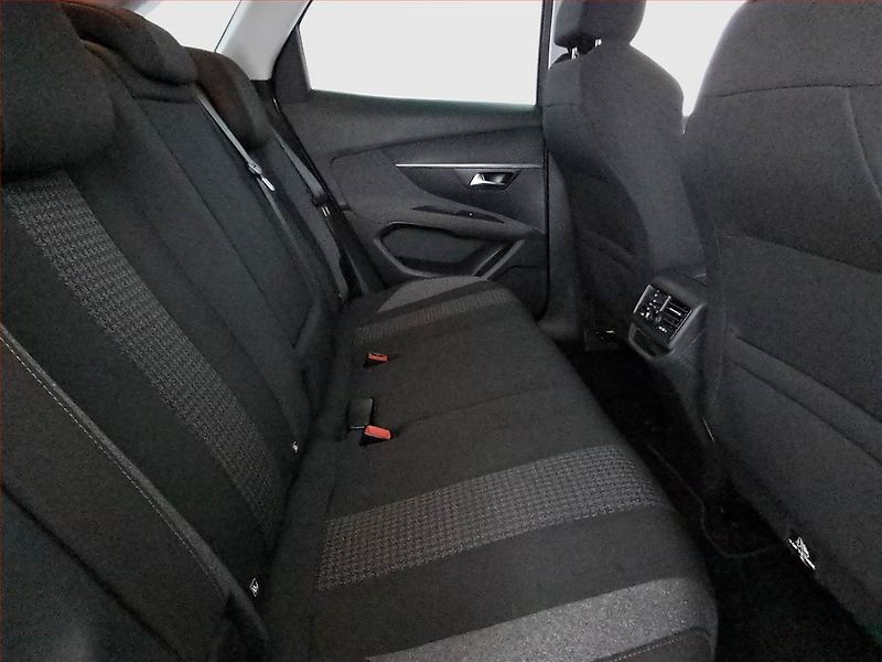 Peugeot 3008 (2019) 1.5 BlueHDi, Navi, Tempomat - fotka 10 z 16