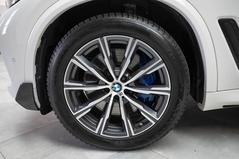 BMW X5 xDrive30d ///MSPORT*TAŽNÉ*ČR* - fotka 47 z 55