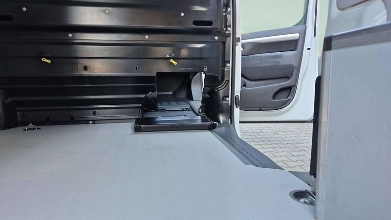 Fiat Scudo L1H1 2.0Mjet 106kW/145k MT6 - fotka 42 z 52