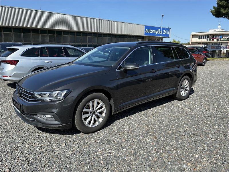 Volkswagen Passat 2,0 TDI TAŽNÉ KAMERA EL.KUFR - fotka 2 z 29