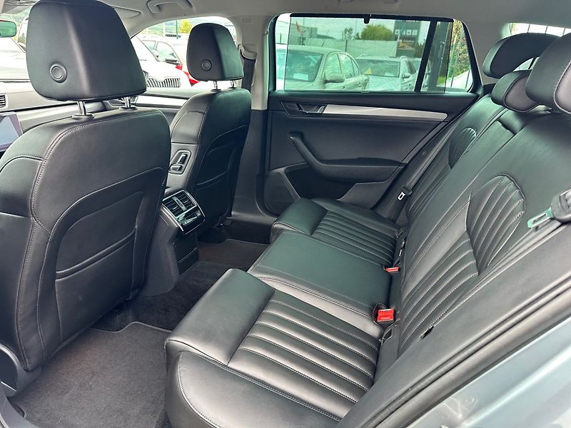 Škoda Superb (2018) 1.6TDi DSG, KAMERA, NAVI - fotka 16 z 20