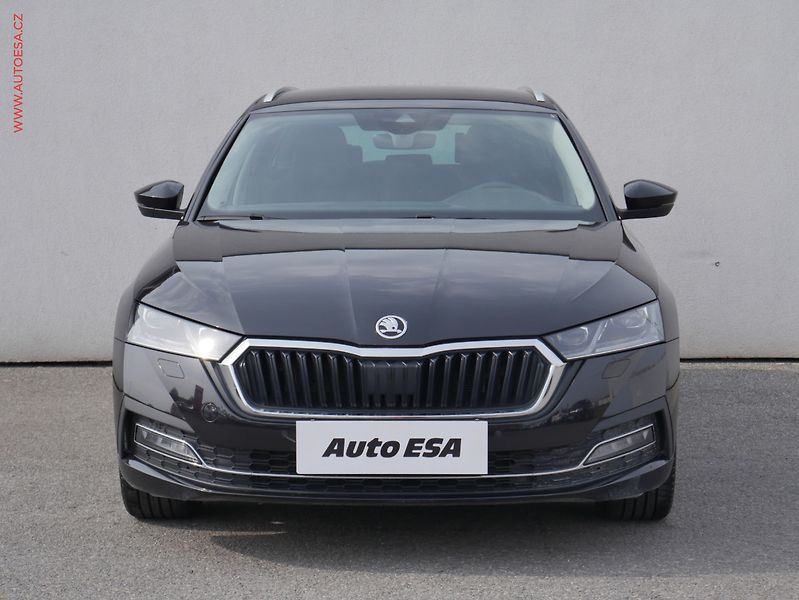 Škoda Octavia (2020) 2.0 TDi, Style, DSG, LED - fotka 2 z 29