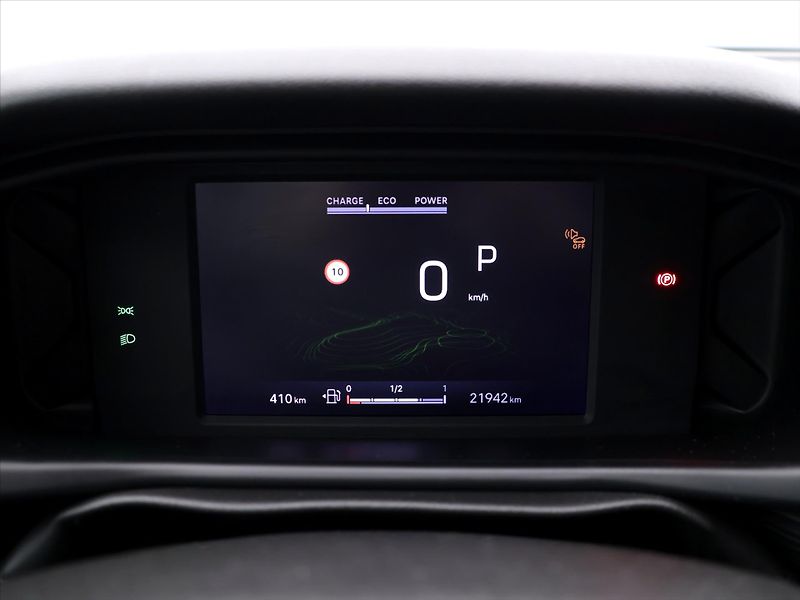 Jeep Avenger 1,2 74kW CZ e-Hybrid Longitude - fotka 17 z 31